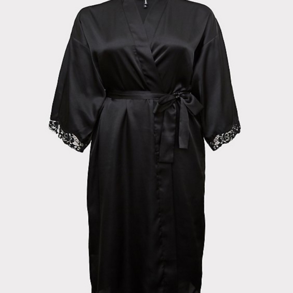 Black satin & lace long robe size 1/2 - Picture 4 of 4